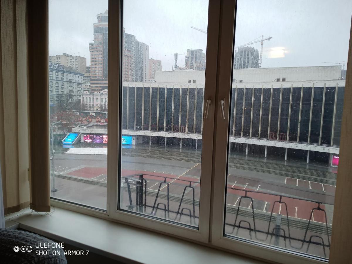 Двухкомнатная Квартира С Видом На Дворец Украина Kyiv Exterior photo