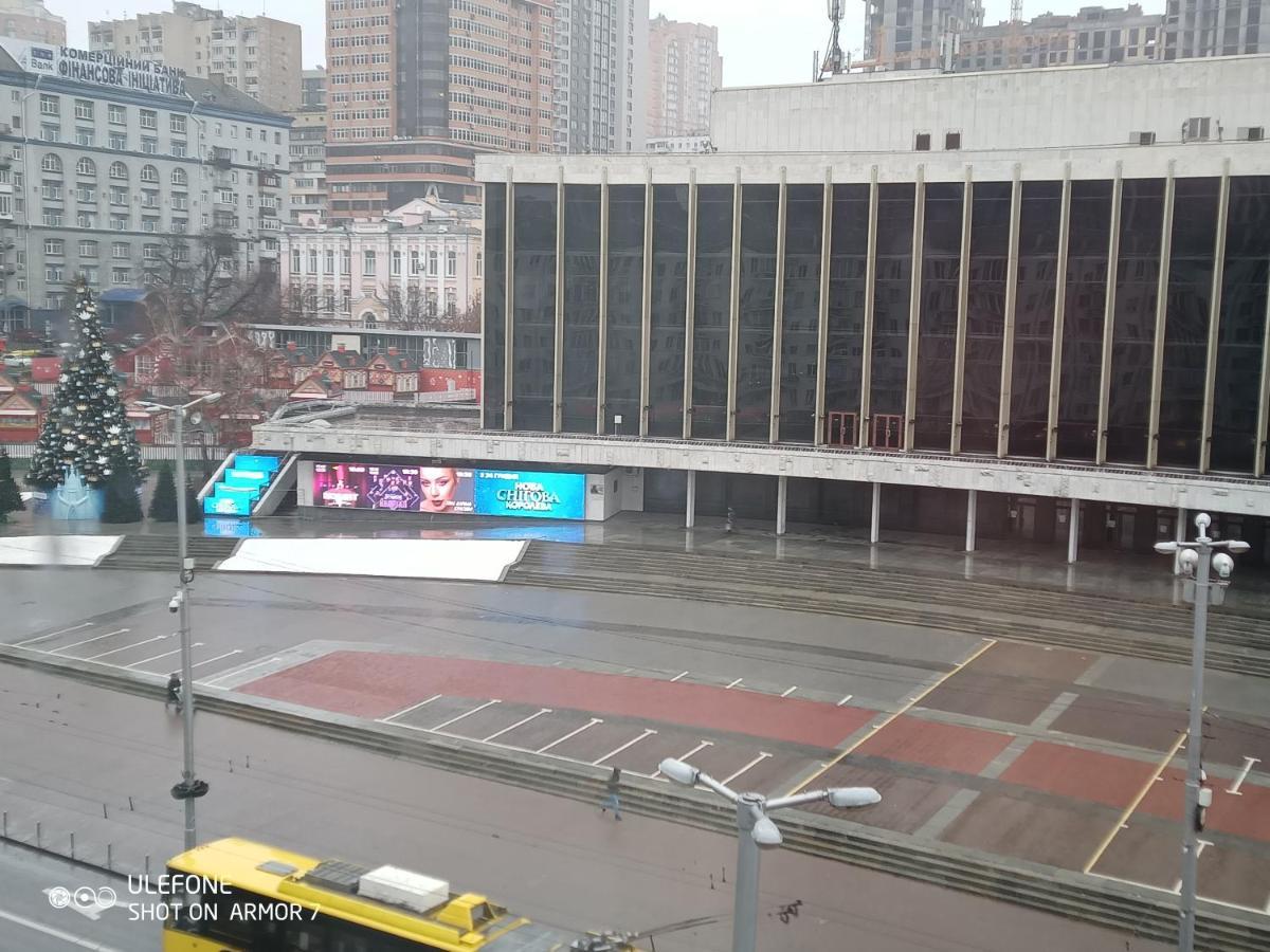 Двухкомнатная Квартира С Видом На Дворец Украина Kyiv Exterior photo